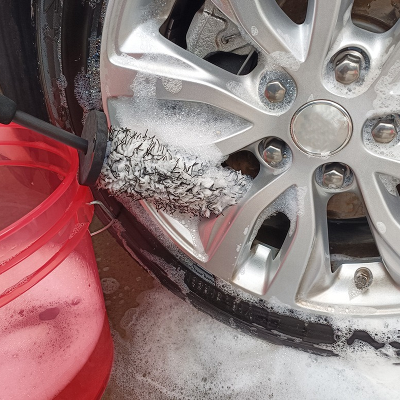 WheelGlow™ | Brosse à jantes en microfibre – Nettoyage en profondeur sans rayures pour des roues impeccables