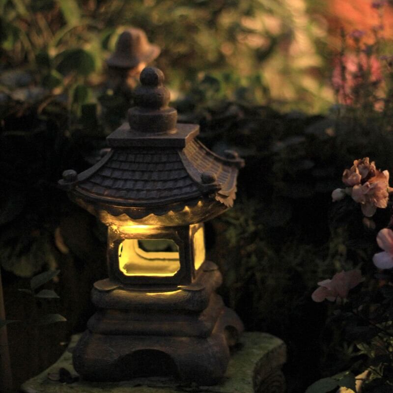Lampe de jardin solaire LED de style zen pagode avec effet pierre