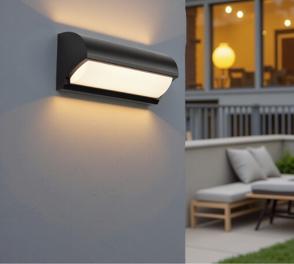 Lampe murale LED extérieure en finition noire