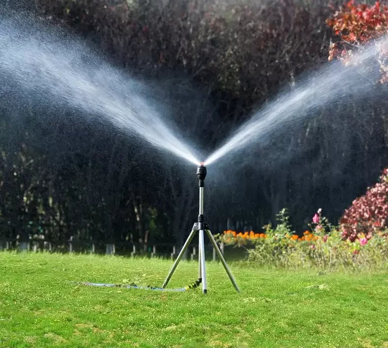 HydroSpin™ | Arroseur rotatif avec trépied