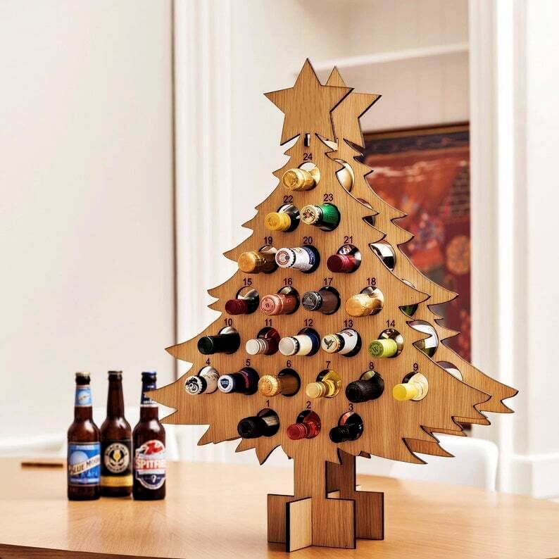 Calendrier de l'Avent en bois | Forme de sapin de Noël | Remplissable avec de la bière, du vin et des mini-bouteilles