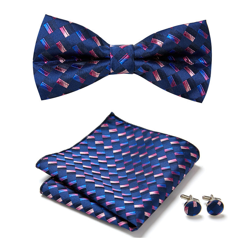 Ensemble de trois pièces avec des nœuds papillon élégants
