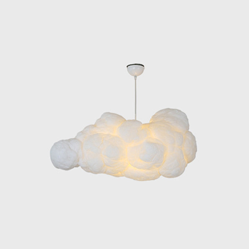 Lampe de plafond stylée avec deux abat-jours de couleur blanche