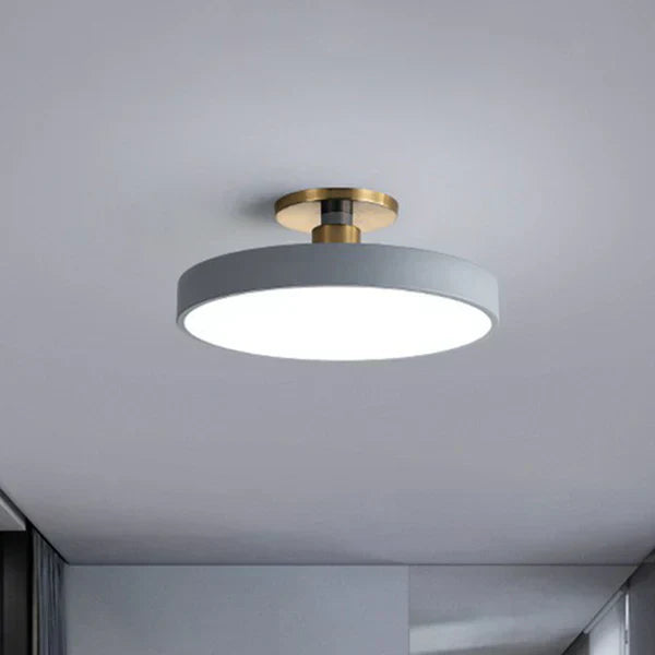 Harmonie de la Lumière dans un Style Minimaliste