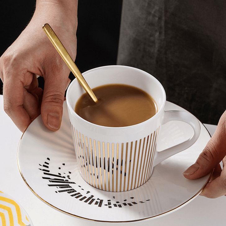 MirrorSip™ Réflexion Animée Miroir de Tasse à Café Créatif - Maintenant 50% DE REMISE !