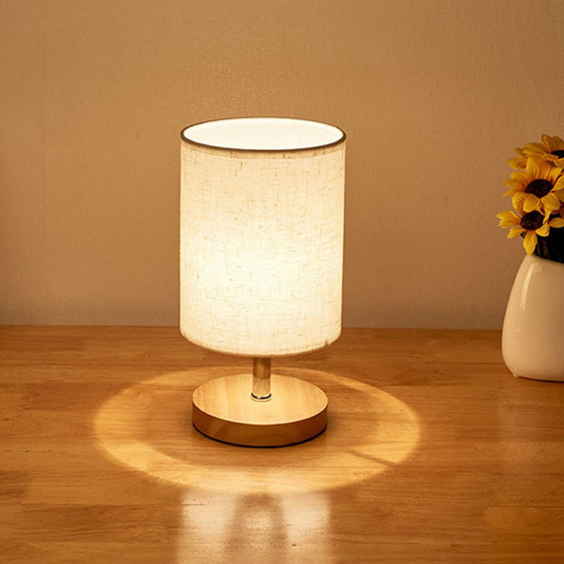 Lampe de Table Minimaliste LinenWood – Socle en Bois Naturel & Abat-jour en Lin pour une Lumière Chaude et Moderne
