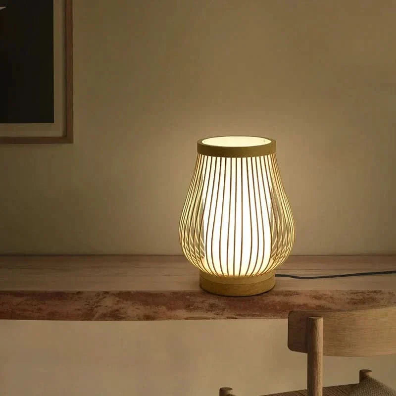Lampe de table en bambou japonais avec lumière chaude