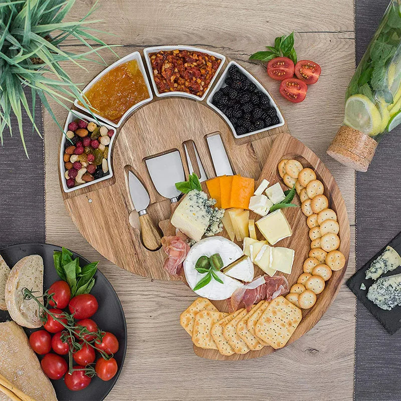 Plateau en bois pour fromages avec ensemble de couteaux