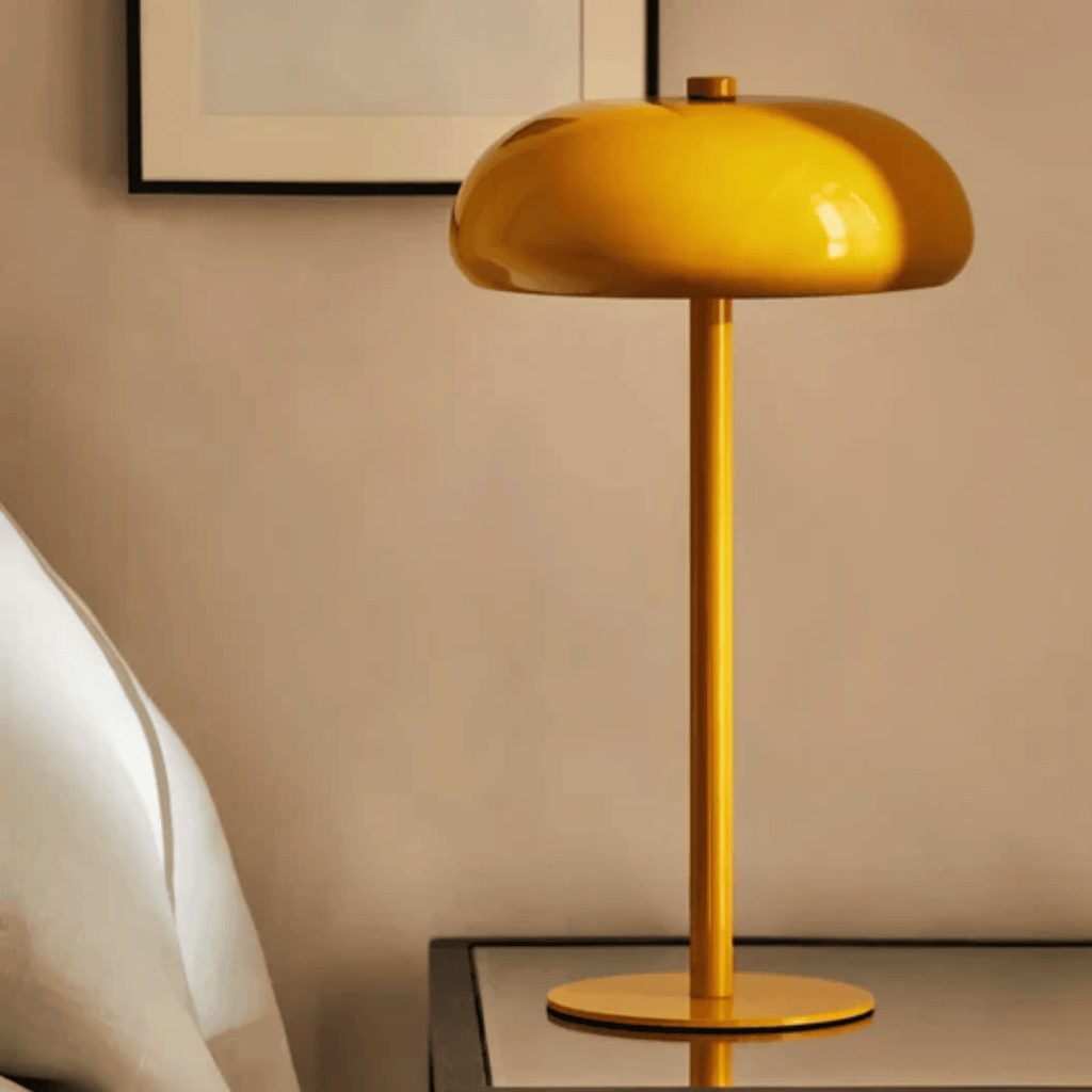 Lampe de table avec abat-jour en dôme et base ronde