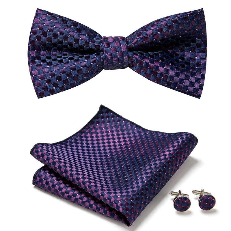 Ensemble de trois pièces avec des nœuds papillon élégants