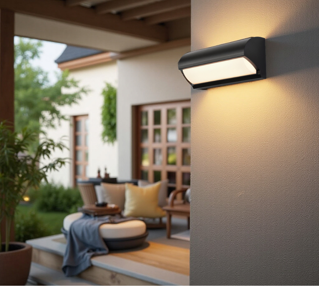Lampe murale LED extérieure en finition noire