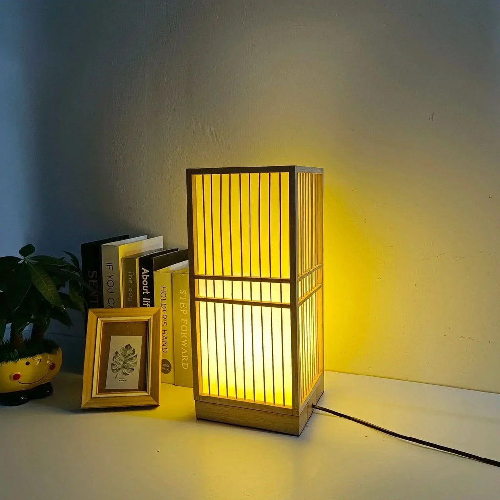 Lampe de table en bambou japonais avec lumière chaude