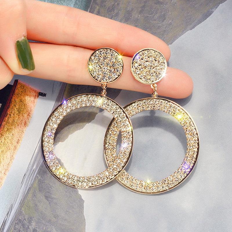 Charmante boucle d'oreille en or pour chaque occasion