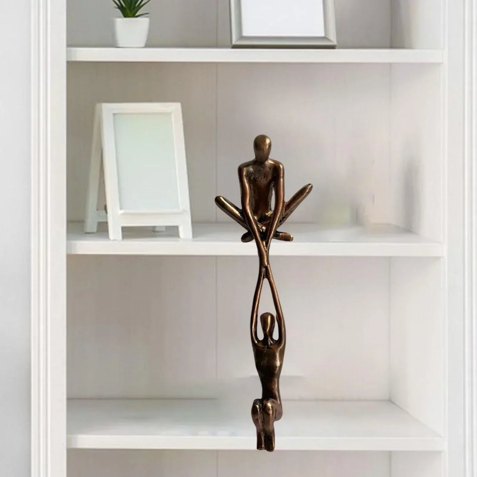 Skanto | Amour éternel et force | Sculpture figurative | Décor maison | Décoration unique