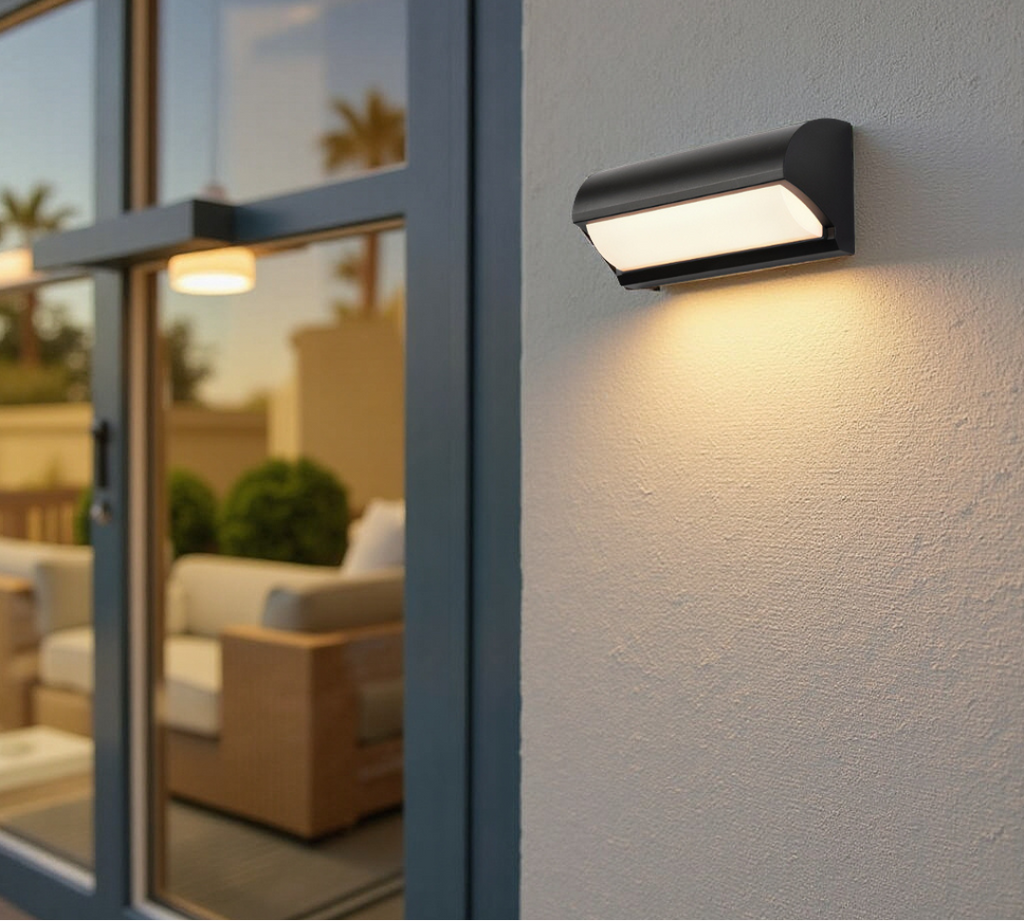 Lampe murale LED extérieure en finition noire