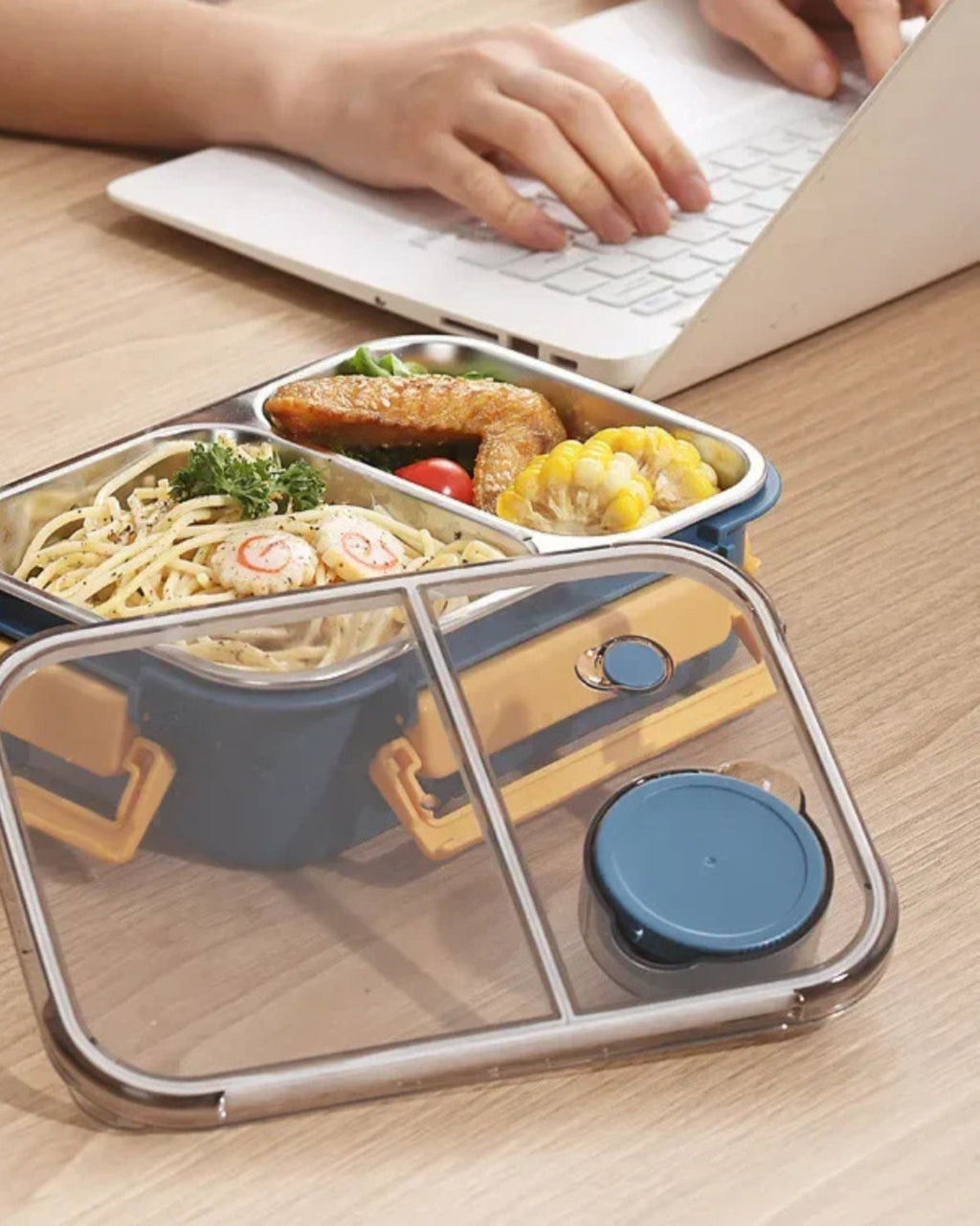 Conteneur alimentaire isolé avec couvercle hermétique