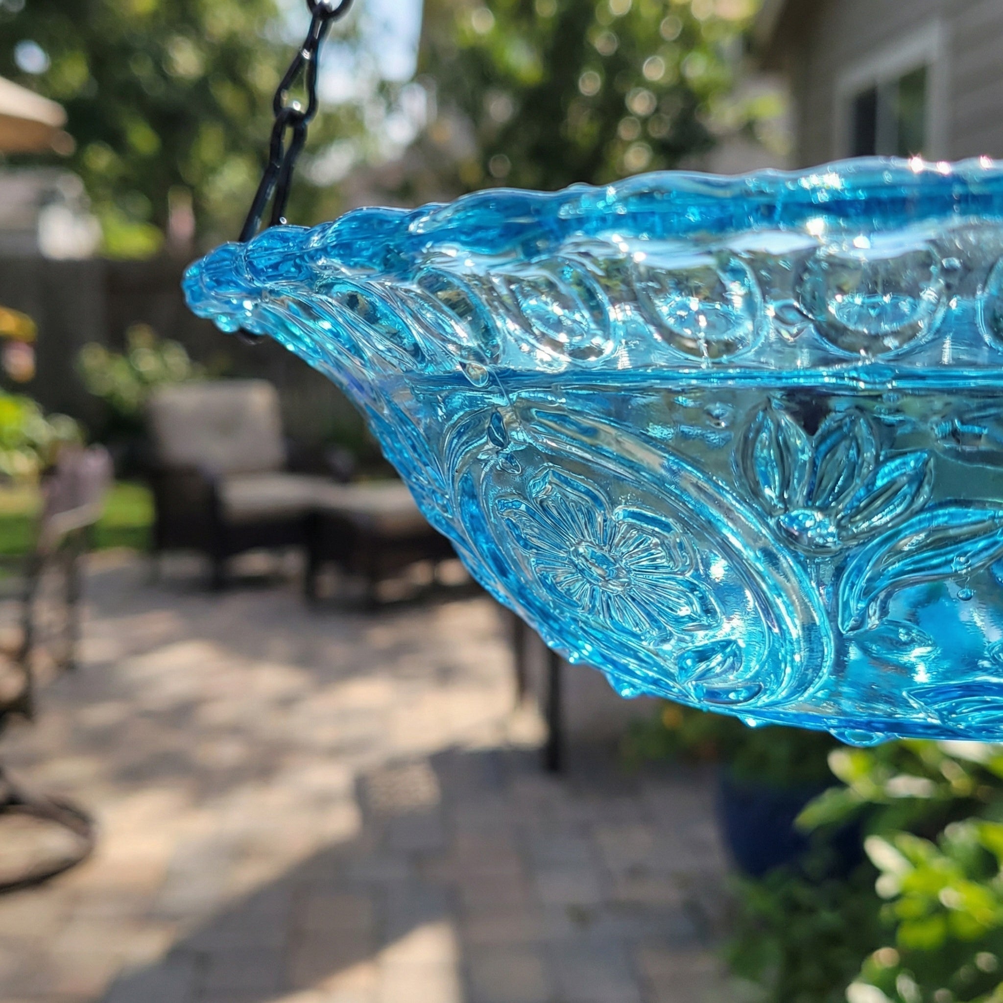 AquaBloom™ | Fontaine suspendue solaire – Abreuvoir pour oiseaux avec jeu d'eau à 2 niveaux