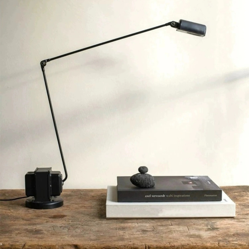 PivotLamp | Lampe de Bureau LED Moderne Minimaliste avec Bras Ajustable