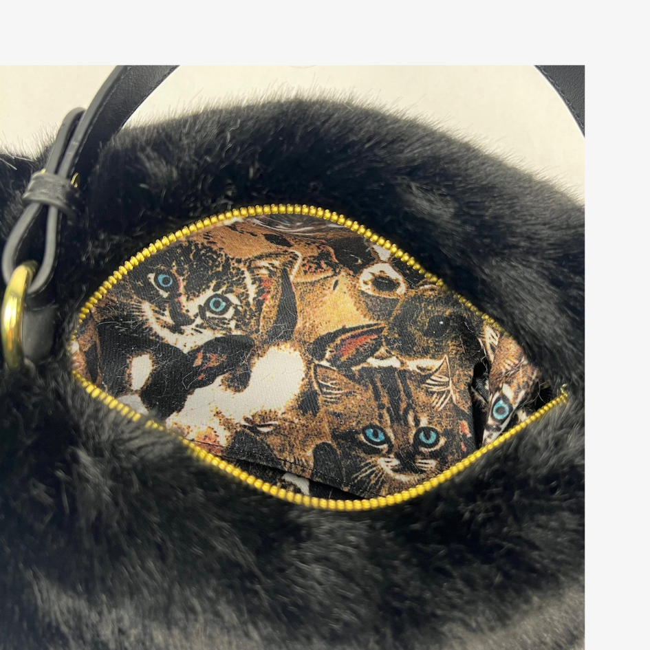 Un sac à chat réaliste qui fait sensation partout
