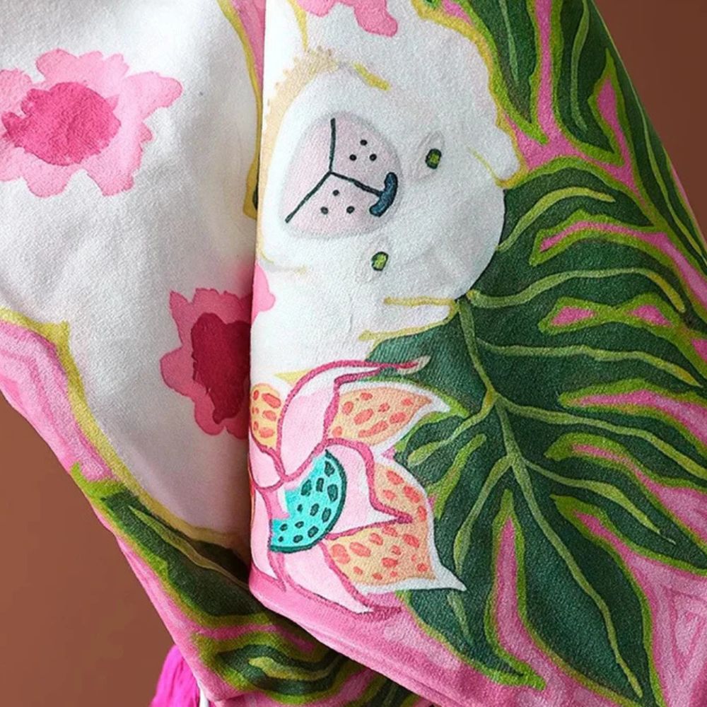 Housse de coussin à pompons pour chien rose blush