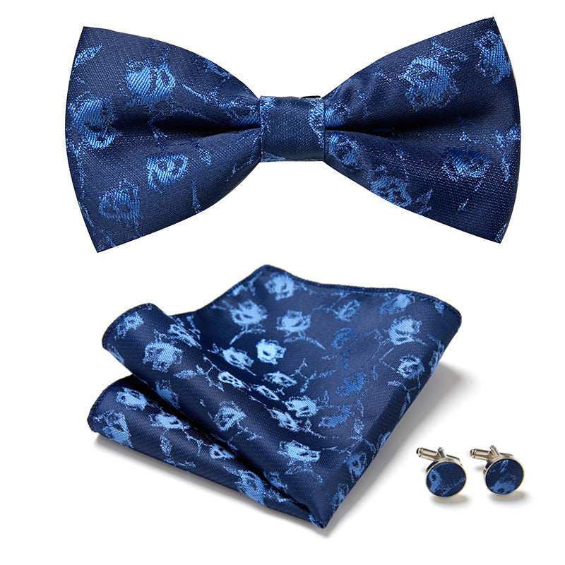 Ensemble de trois pièces avec des nœuds papillon élégants
