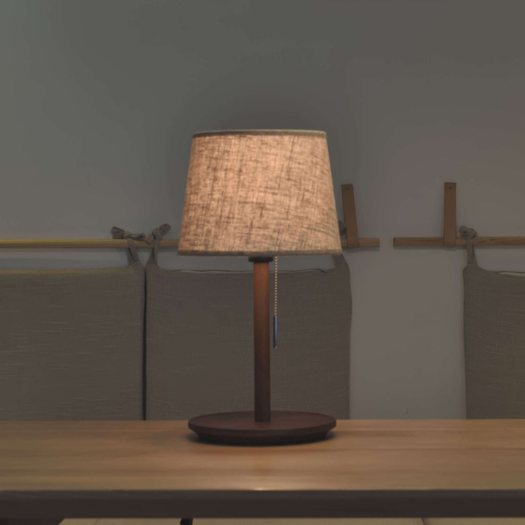 Lampe de Table en Noyer Nordique avec Abat-jour en Tissu