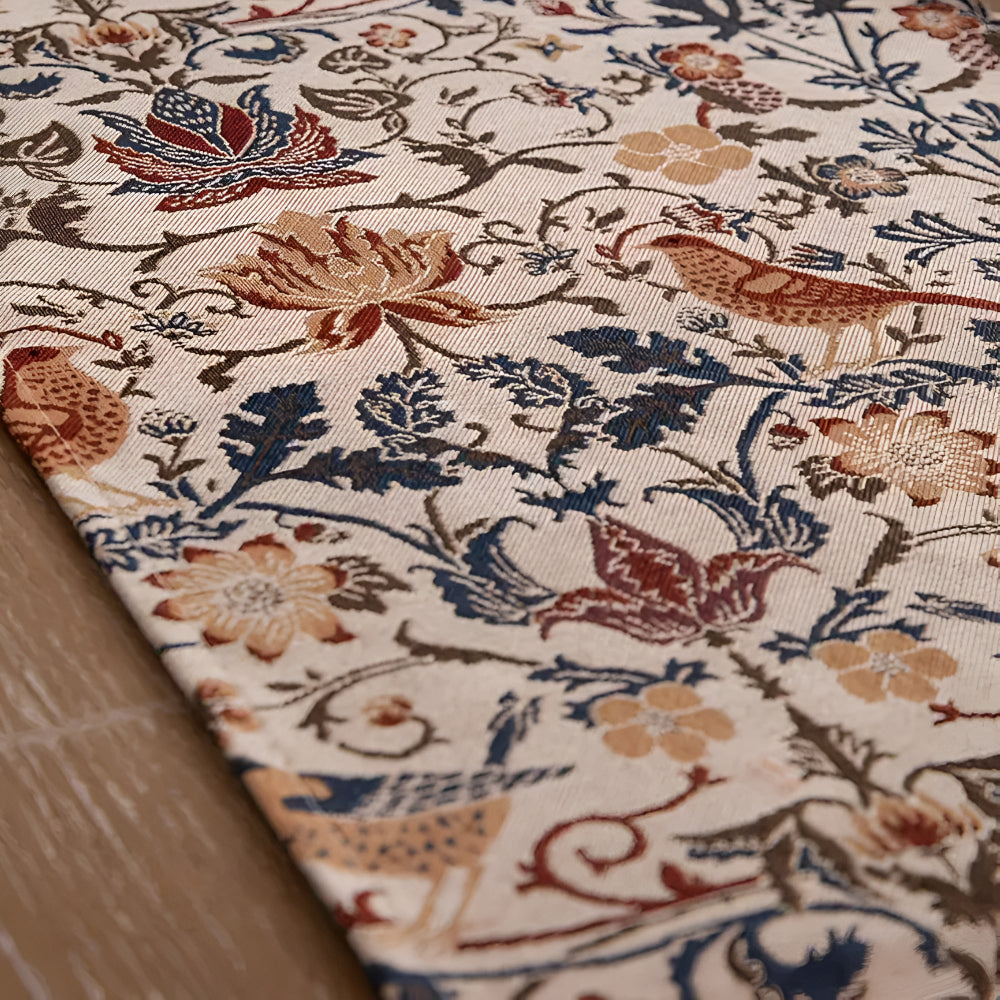 Chemin de table en jacquard vintage fleurs et oiseaux