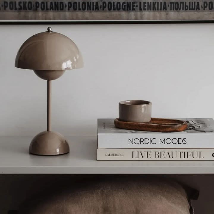 Lampe de table LED moderne, sans fil et dimmable