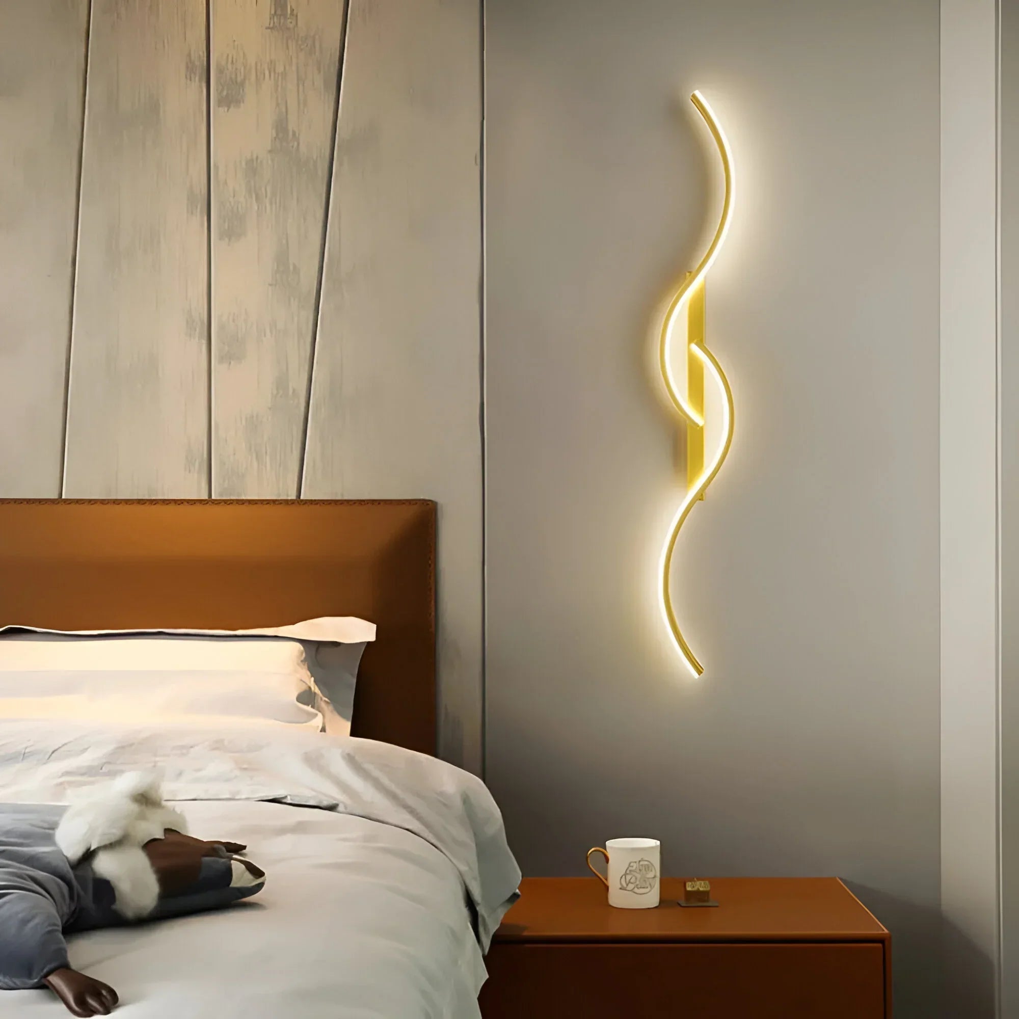 Applique Murale LED Courbée Moderne pour Intérieur avec Éclairage Ambiant