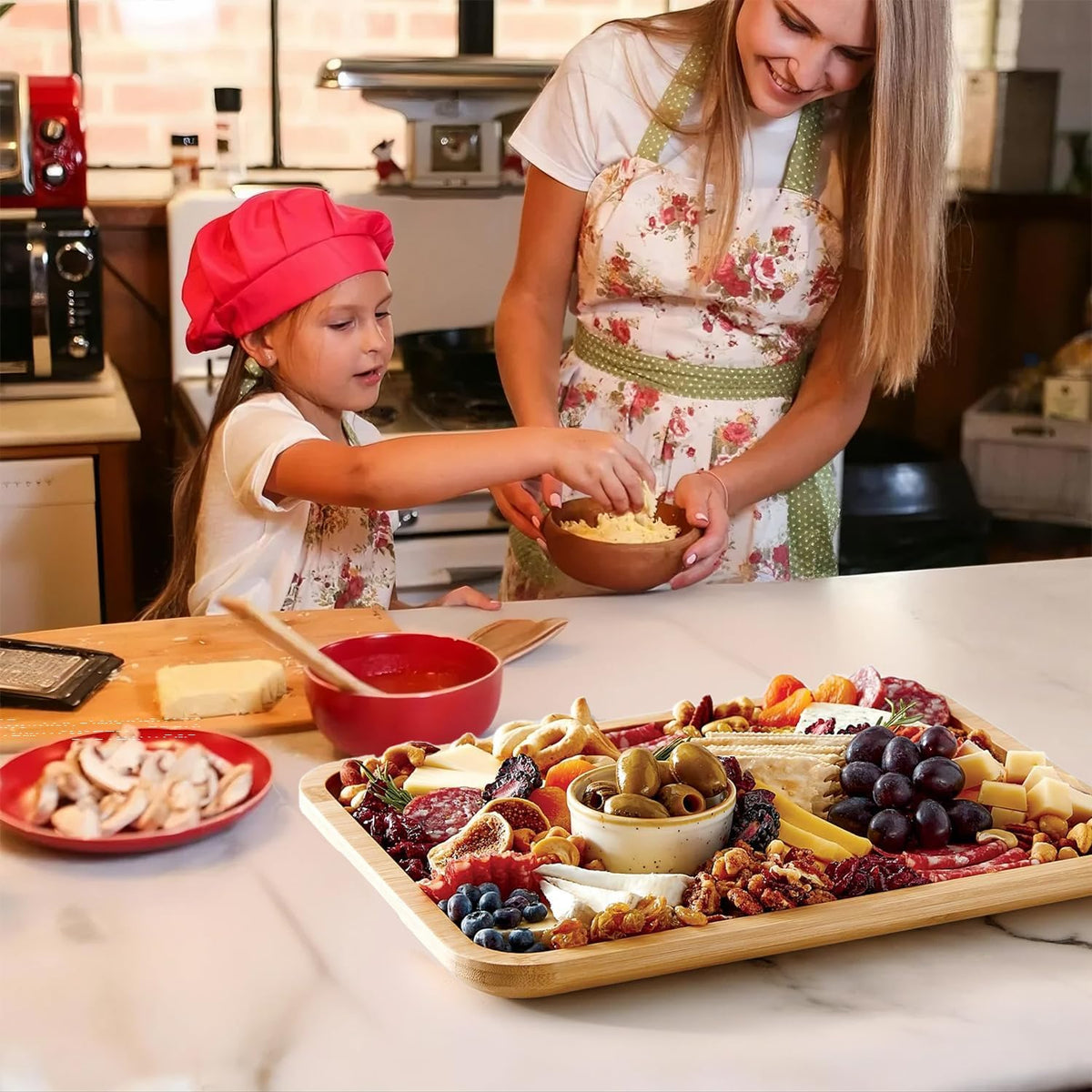 Plateau de service en bambou pour charcuterie avec couvercle – Savorya