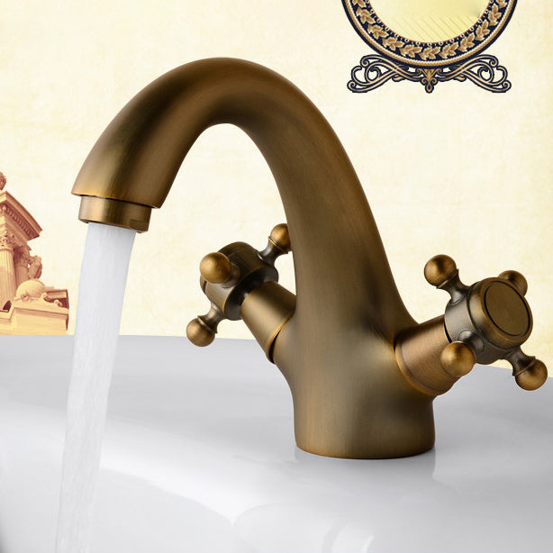 Robinet de lavabo industriel avec poignée en croix double – Construction en laiton
