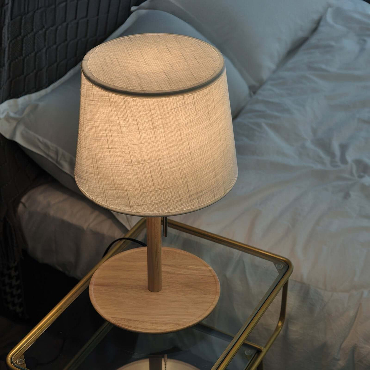 Lampe de Table en Noyer Nordique avec Abat-jour en Tissu