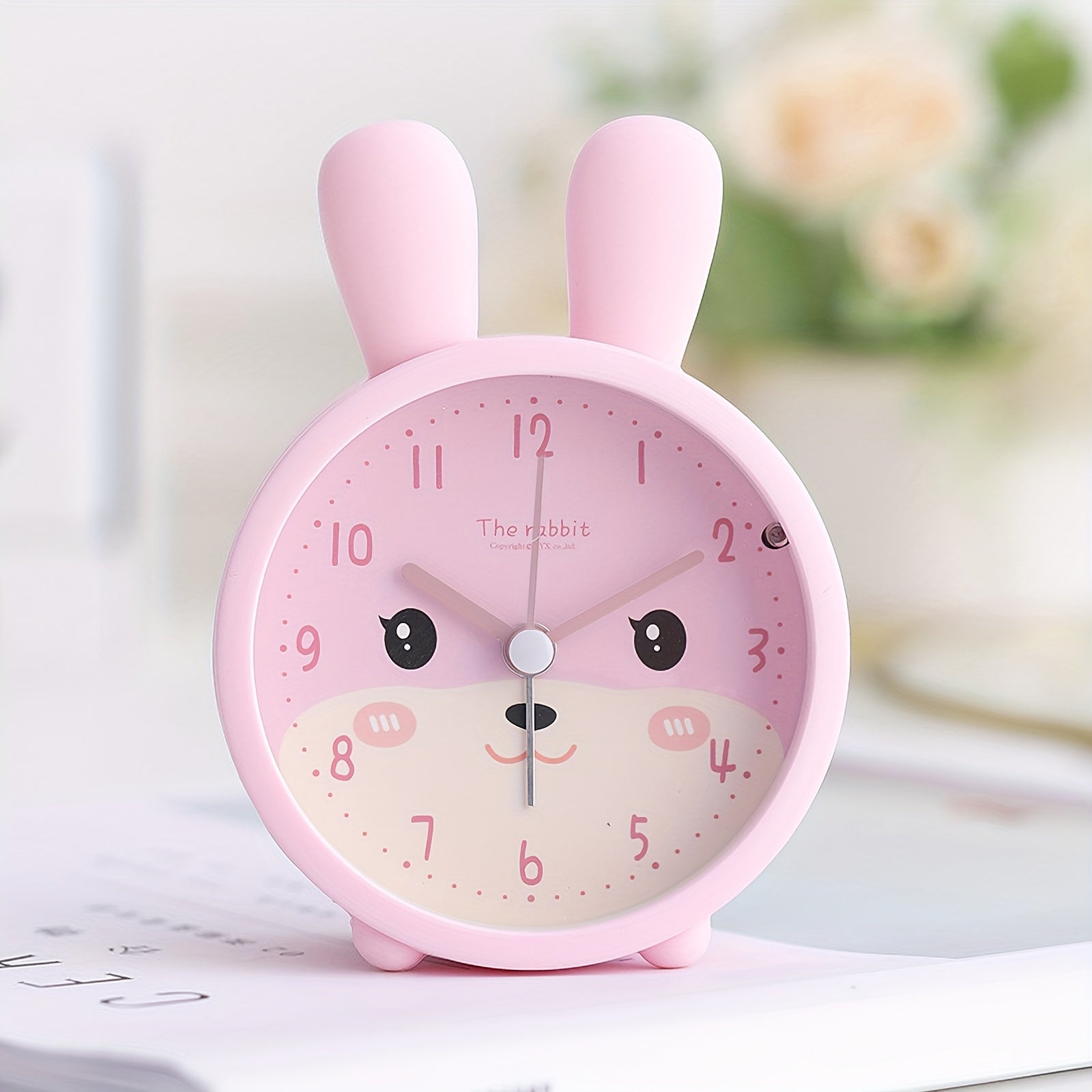 Skanto | Réveil pour Enfants avec Lumière Nocturne – Silencieux, Motif Lapin et Design Compact
