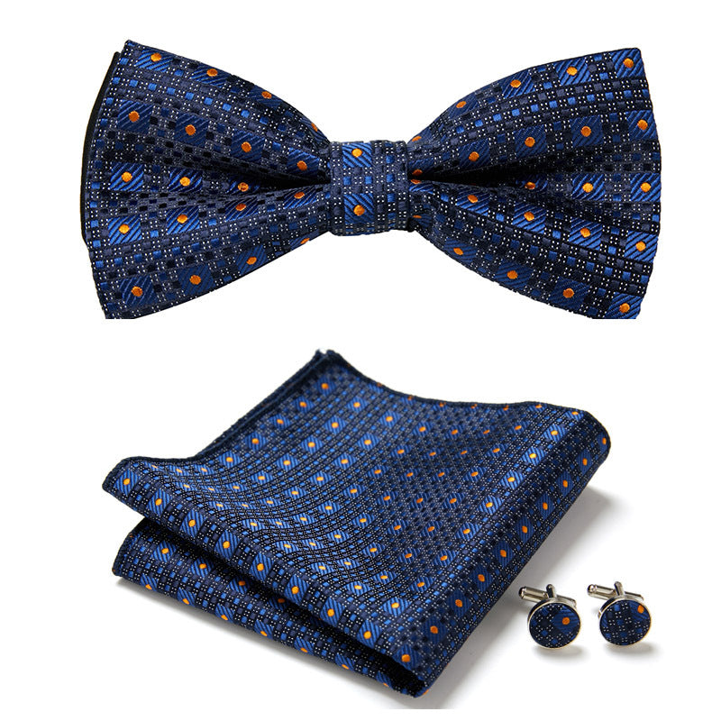 Ensemble de trois pièces avec des nœuds papillon élégants