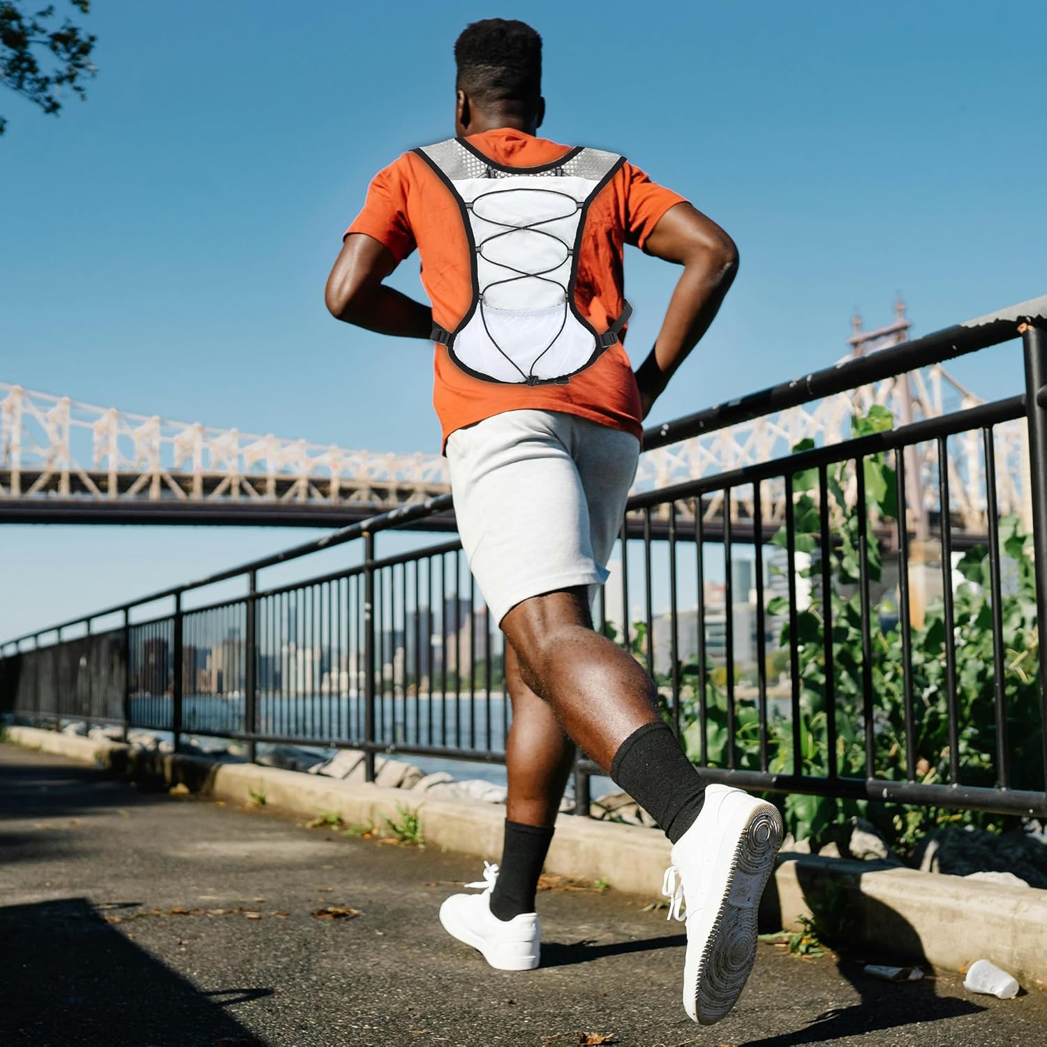 Gilet de Course Ultra-Léger avec Réservoir d'Eau de 2L – Dravien