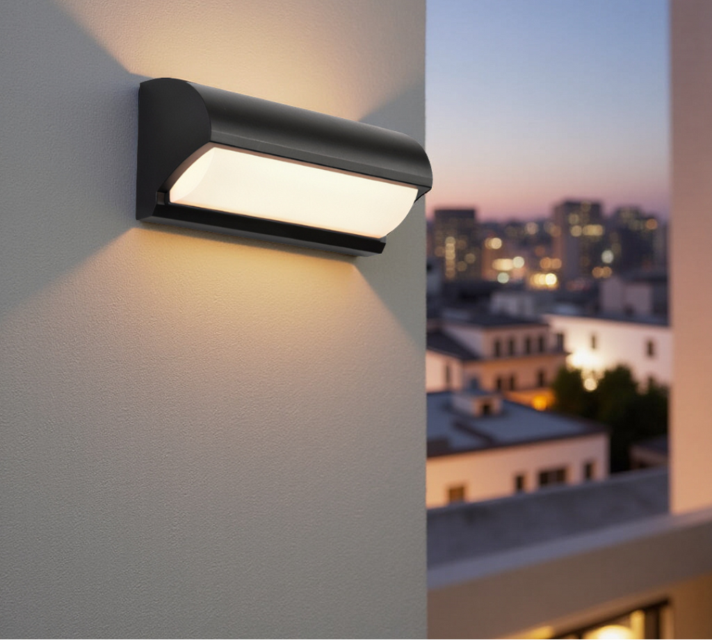Lampe murale LED extérieure en finition noire