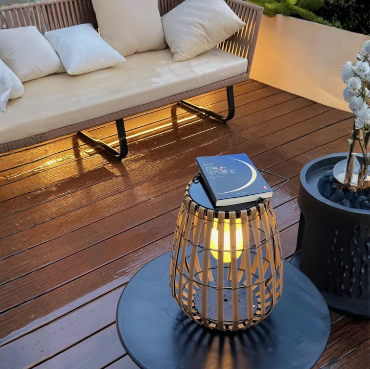 Lampe de sol en rotin solaire d'extérieur | Décoration d'éclairage de patio et de jardin imperméable tissée à la main