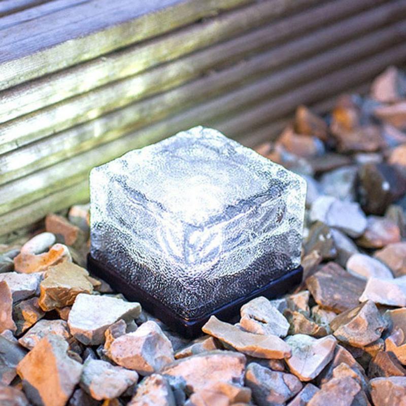 Lampe de jardin LED solaire avec effet de vague d'eau