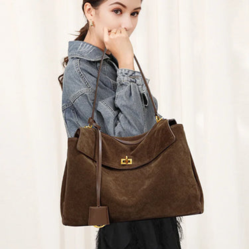 Grand sac à main rectangulaire en faux daim doux