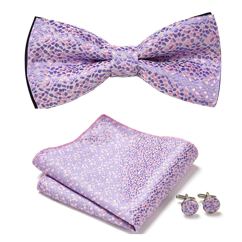 Ensemble de trois pièces avec des nœuds papillon élégants