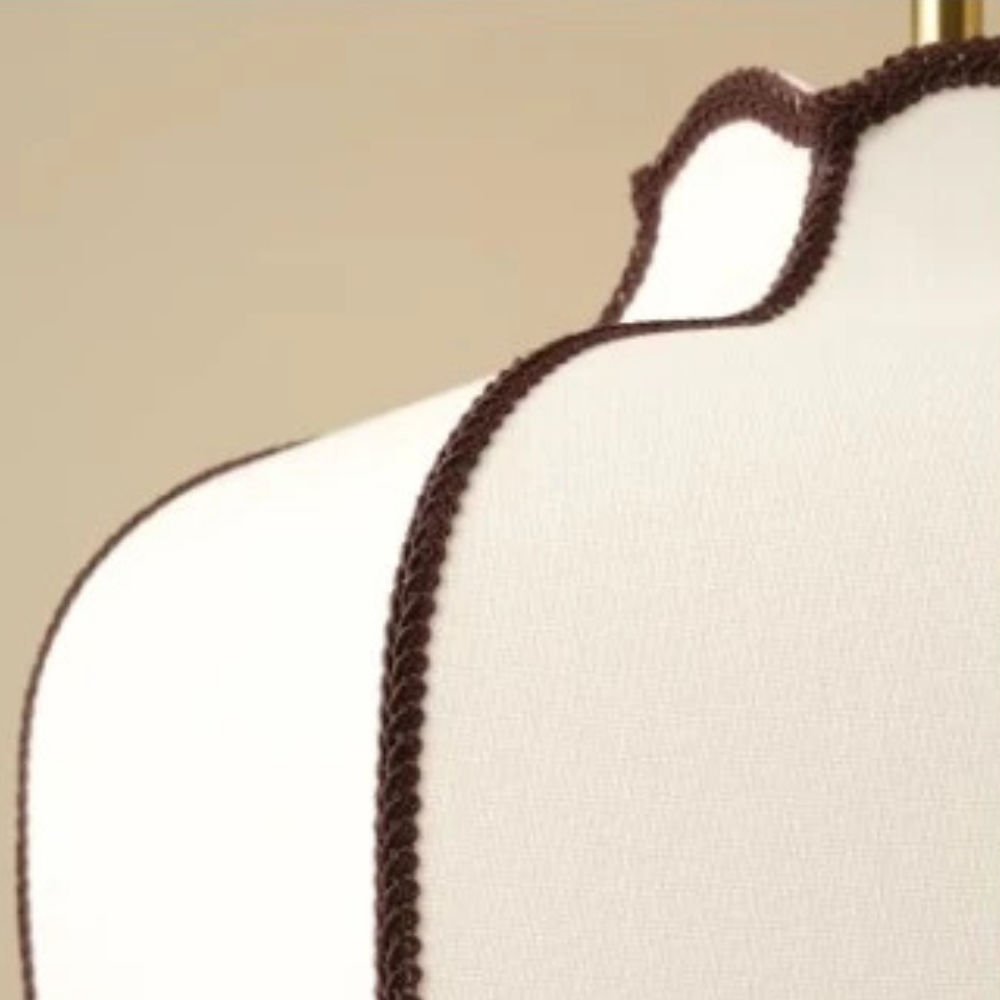 Lanora | Éclairage suspendu moderne en tissu élégant avec accents en noyer