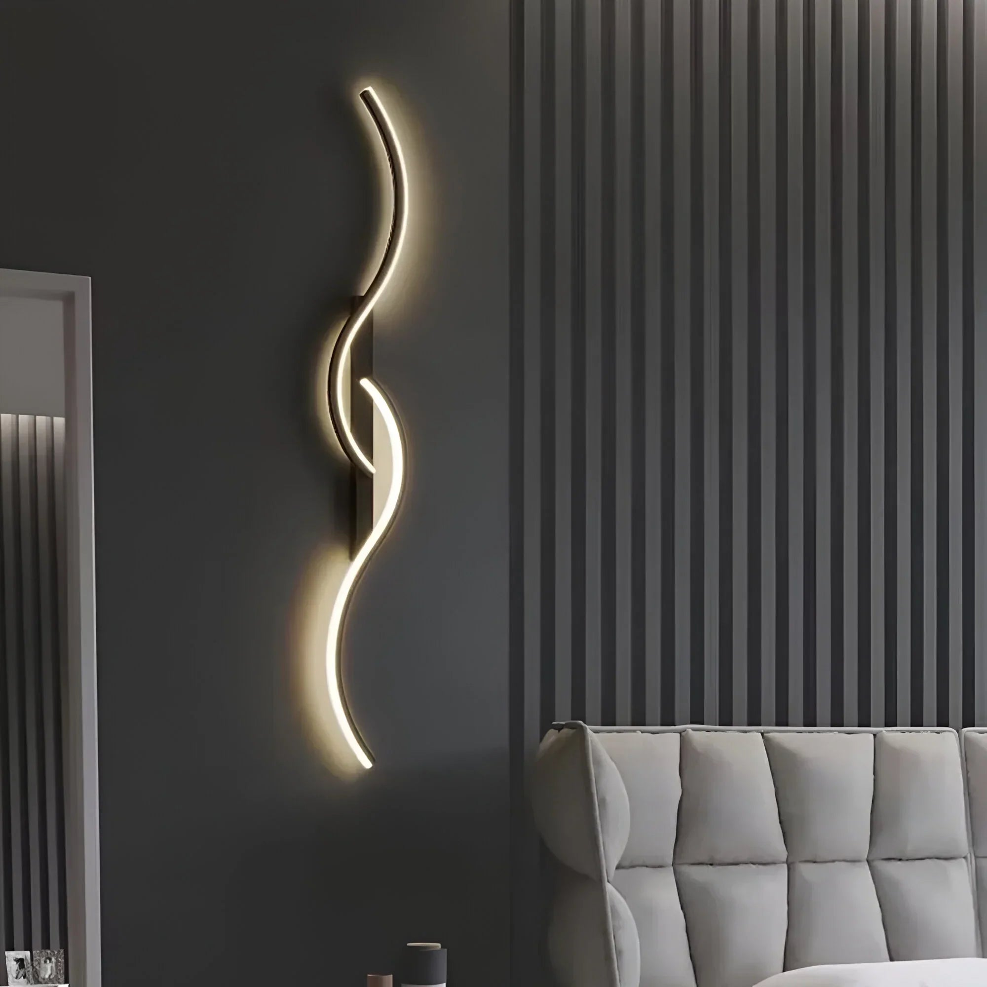 Applique Murale LED Courbée Moderne pour Intérieur avec Éclairage Ambiant