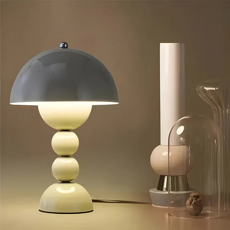 Lampe de table LED à intensité variable au design scandinave