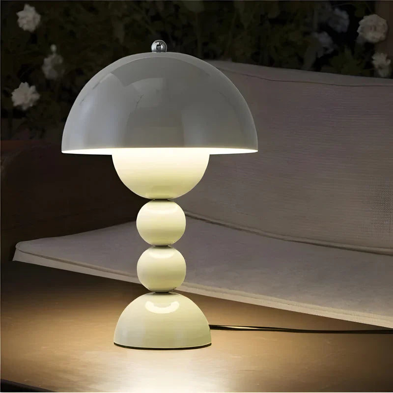Lampe de table LED à intensité variable au design scandinave