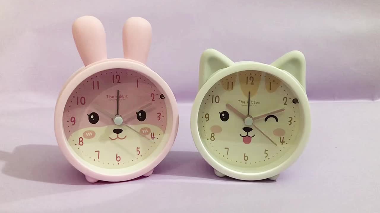 Skanto | Réveil pour Enfants avec Lumière Nocturne – Silencieux, Motif Lapin et Design Compact