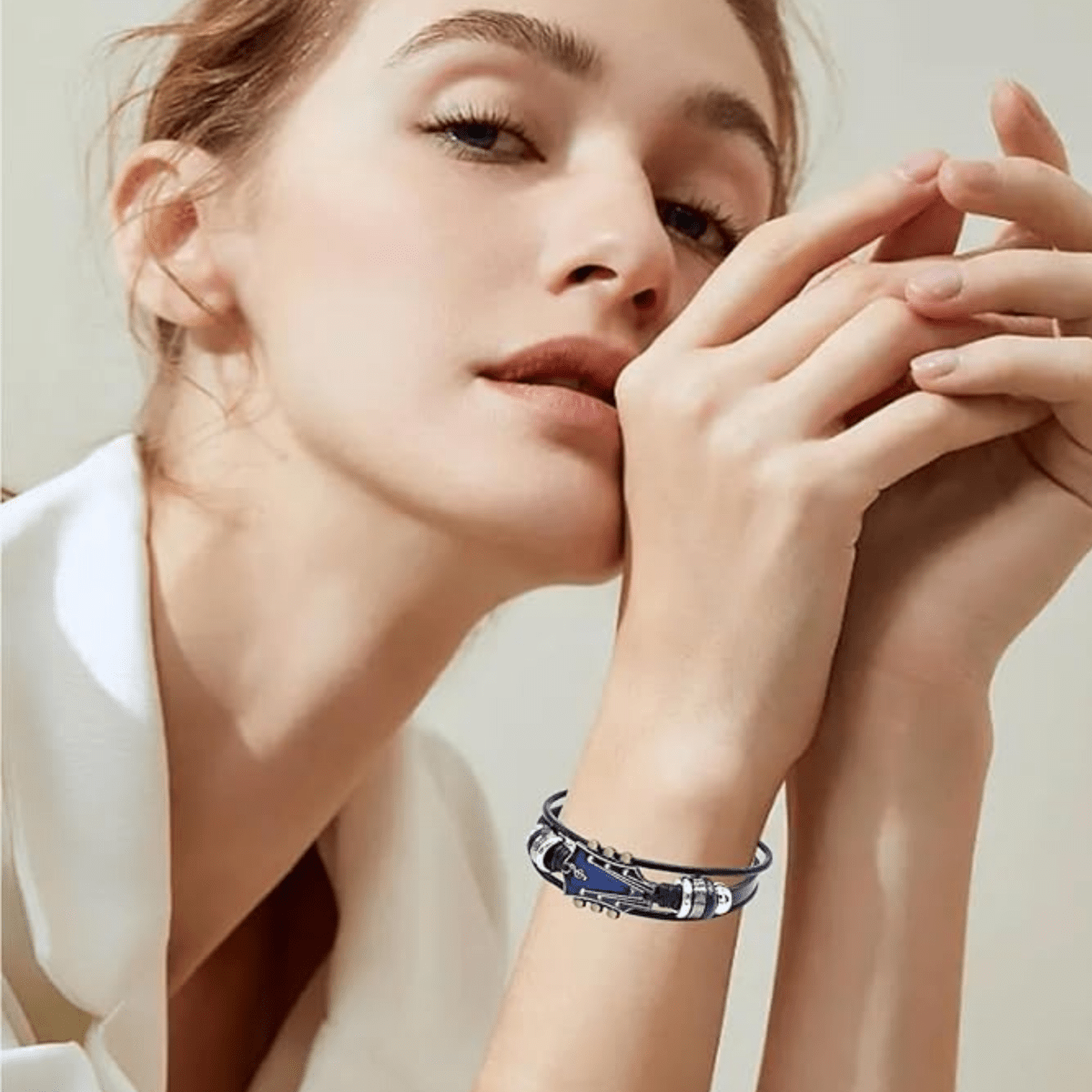MUSIKSTRUM – Bracelet en cuir au design inspiré de la guitare