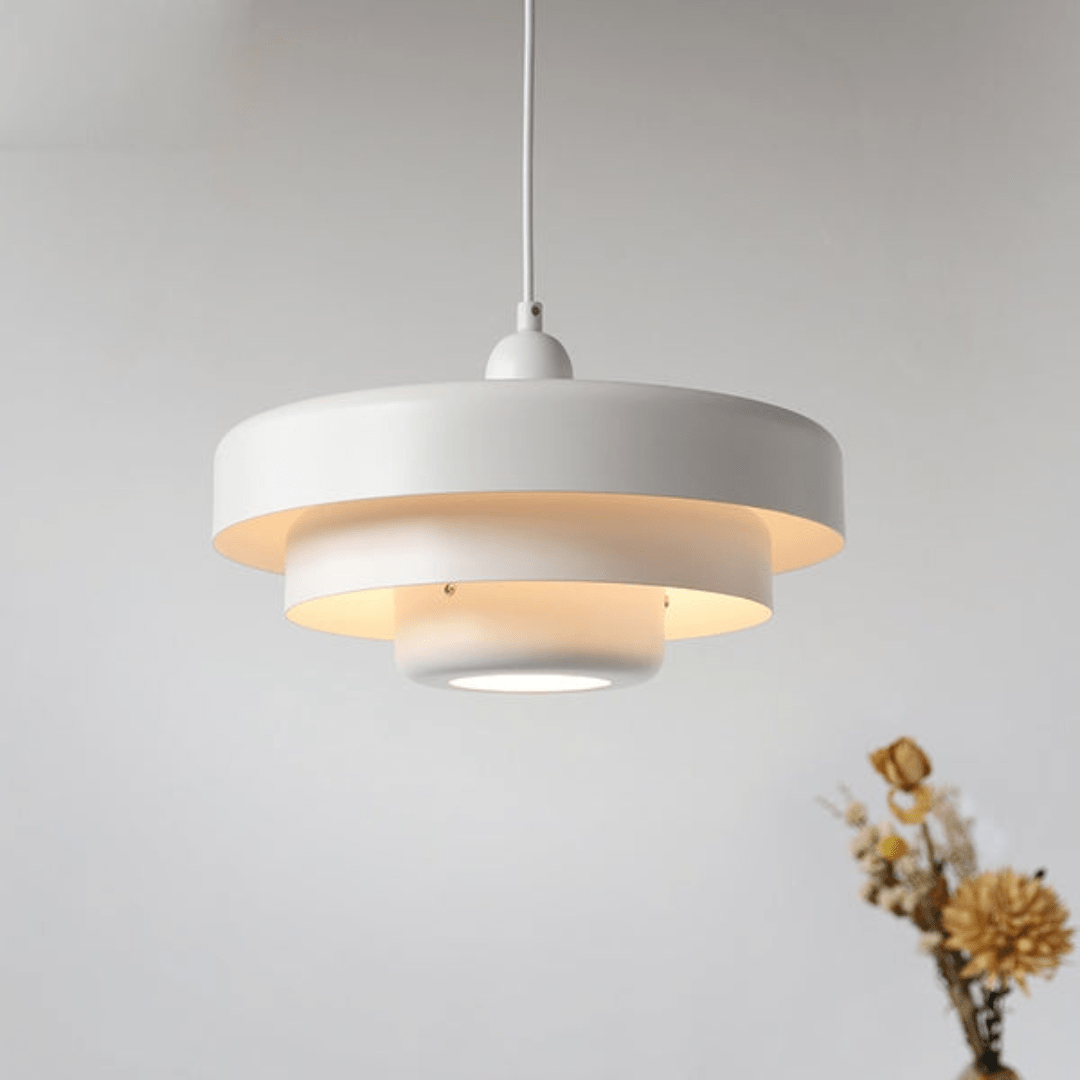 GLOWDEN - Suspension minimaliste nordique en macaron avec finition métallique mate conçue pour un éclairage ambiant doux et cosy dans des intérieurs modernes