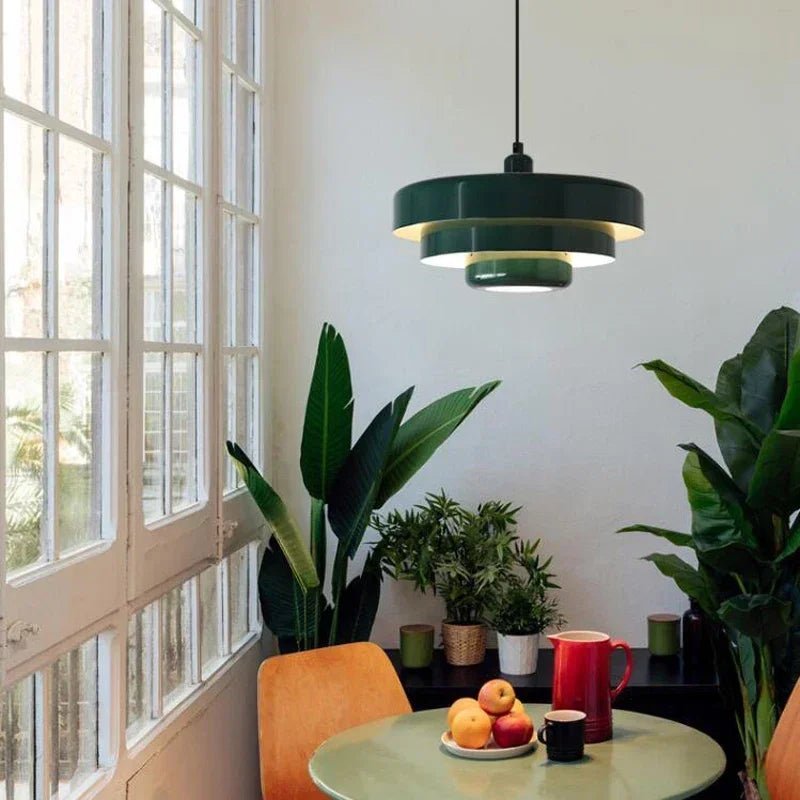 GLOWDEN - Suspension minimaliste nordique en macaron avec finition métallique mate conçue pour un éclairage ambiant doux et cosy dans des intérieurs modernes
