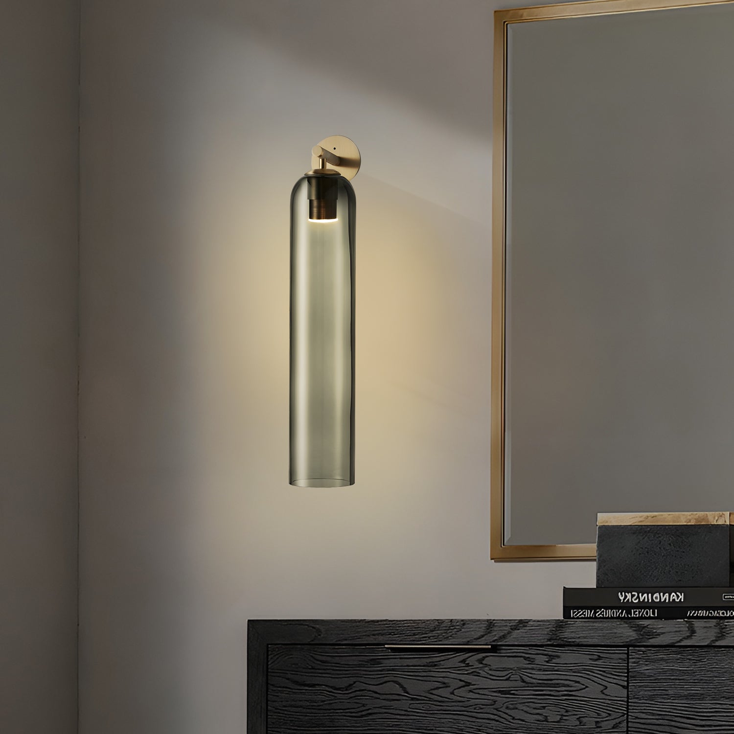 Applique Murale en Verre Cylindrique avec Finition Luxe – Sconce LED Décorative pour Intérieur Moderne