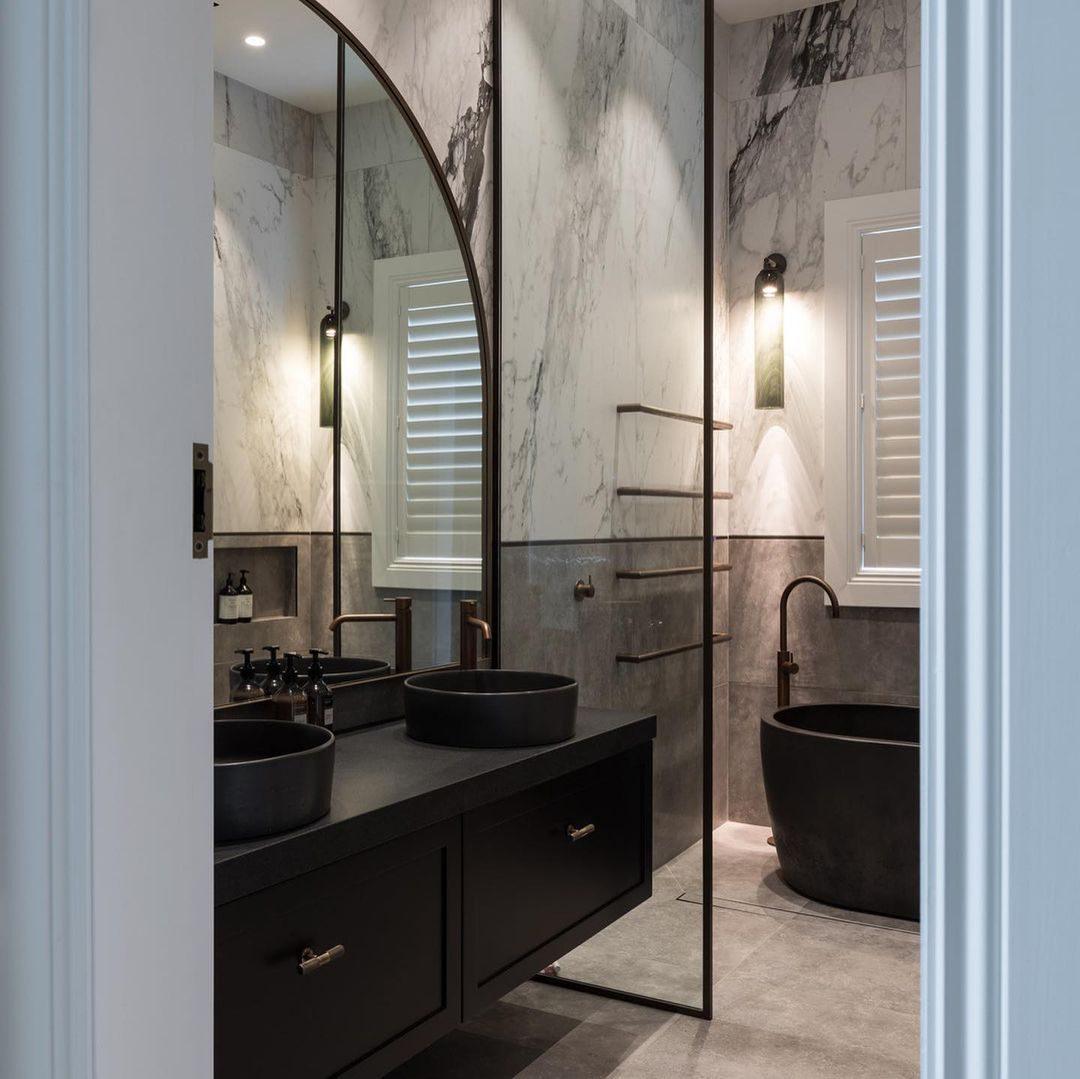 Applique Murale en Verre Cylindrique avec Finition Luxe – Sconce LED Décorative pour Intérieur Moderne